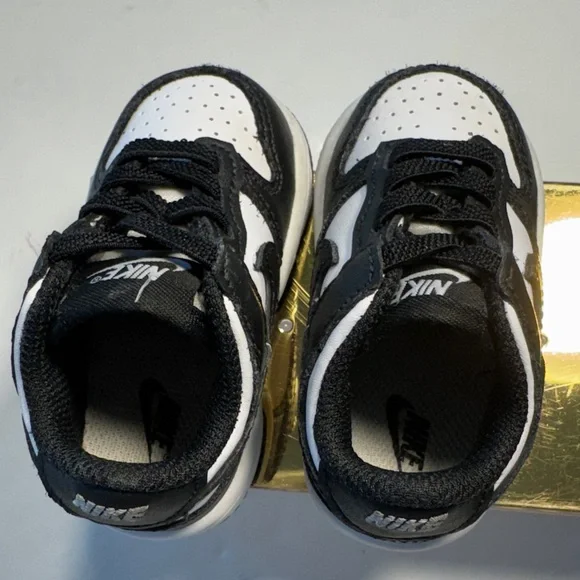Nike Kids Black and White Sneakers 3C - Picture 6 of 11